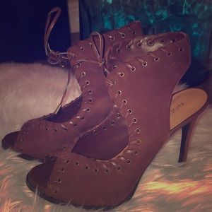 Women’s heels sz 8